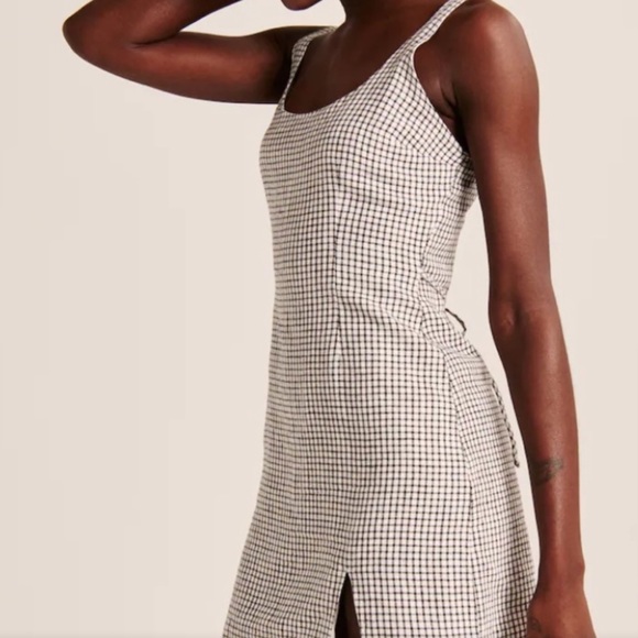 Split Hem Mini Dress - Picture 4 of 8